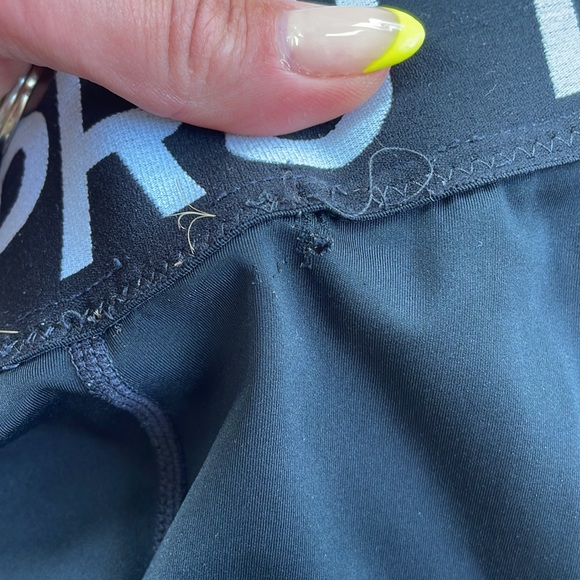 Nike pro drift size small - Picture 13 of 13